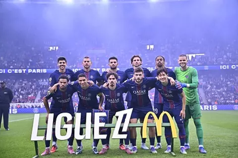 كفاراتسخيليا يقود الهجوم..تشكيل باريس سان جيرمان في قمة مارسيليا 